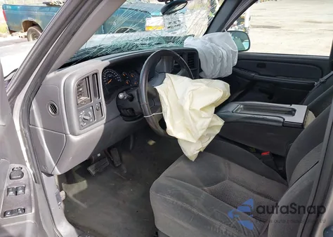 2004 Chevrolet Silverado 1500 Ls z USA, uszkodzony, nr VIN 2GCEC19VX41126720